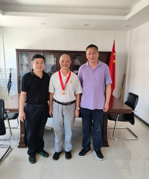 2_768_1024_70 (1).jpg 2_768_1024_70 (1).jpg